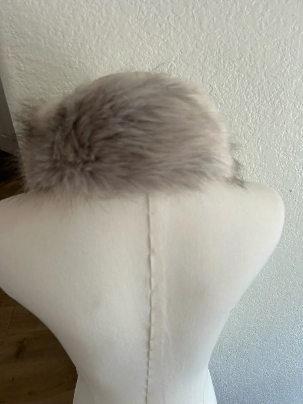 SURELL Faux Fur Headband/Scarf, Greys, NEW with tags